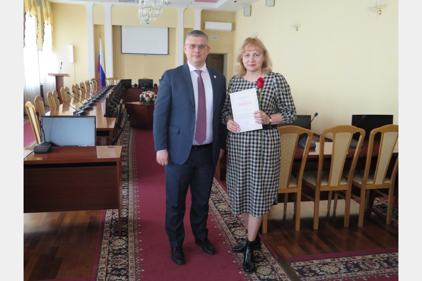 В Смоленске наградили работников сферы образования.